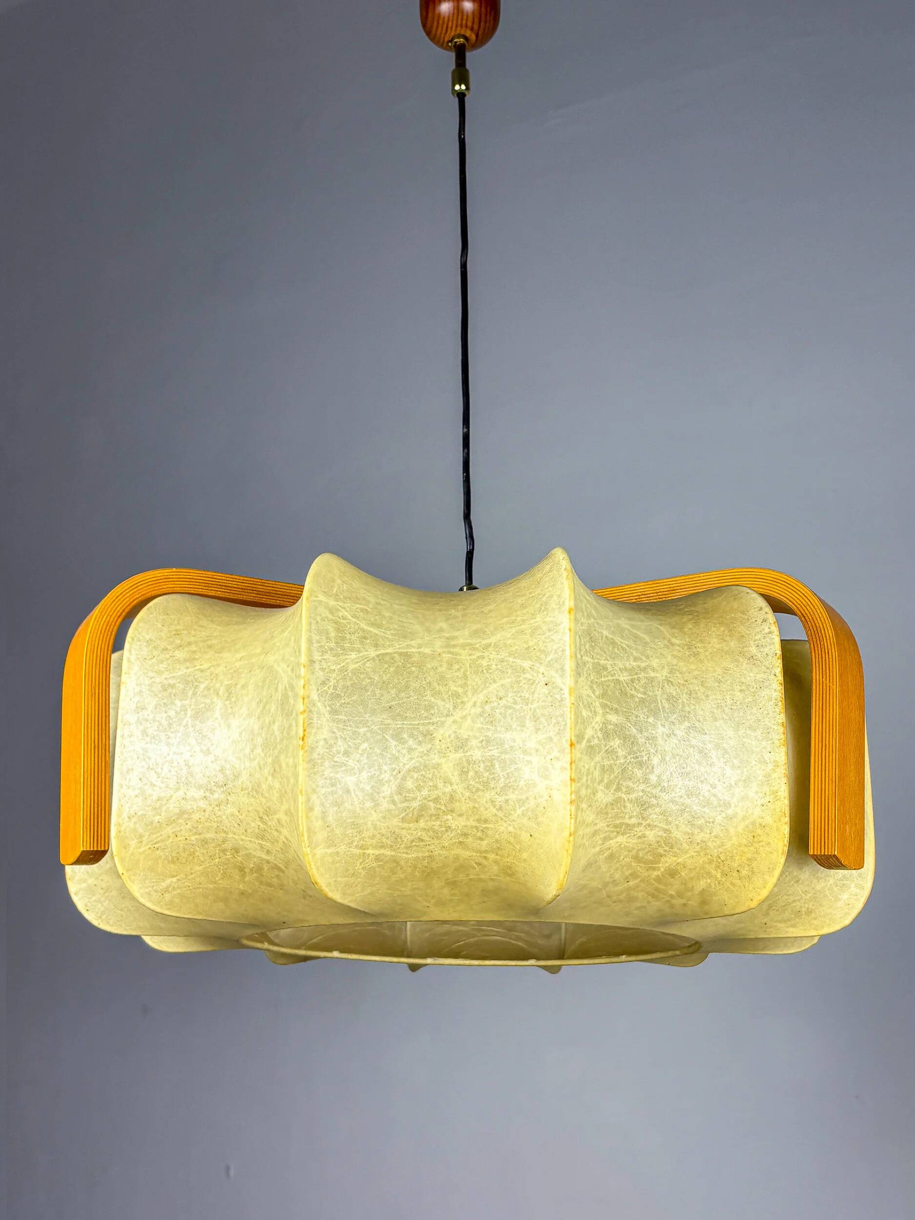 Mid-century cocoon pendant lamp, resin & pine wood, Italy, 1960s