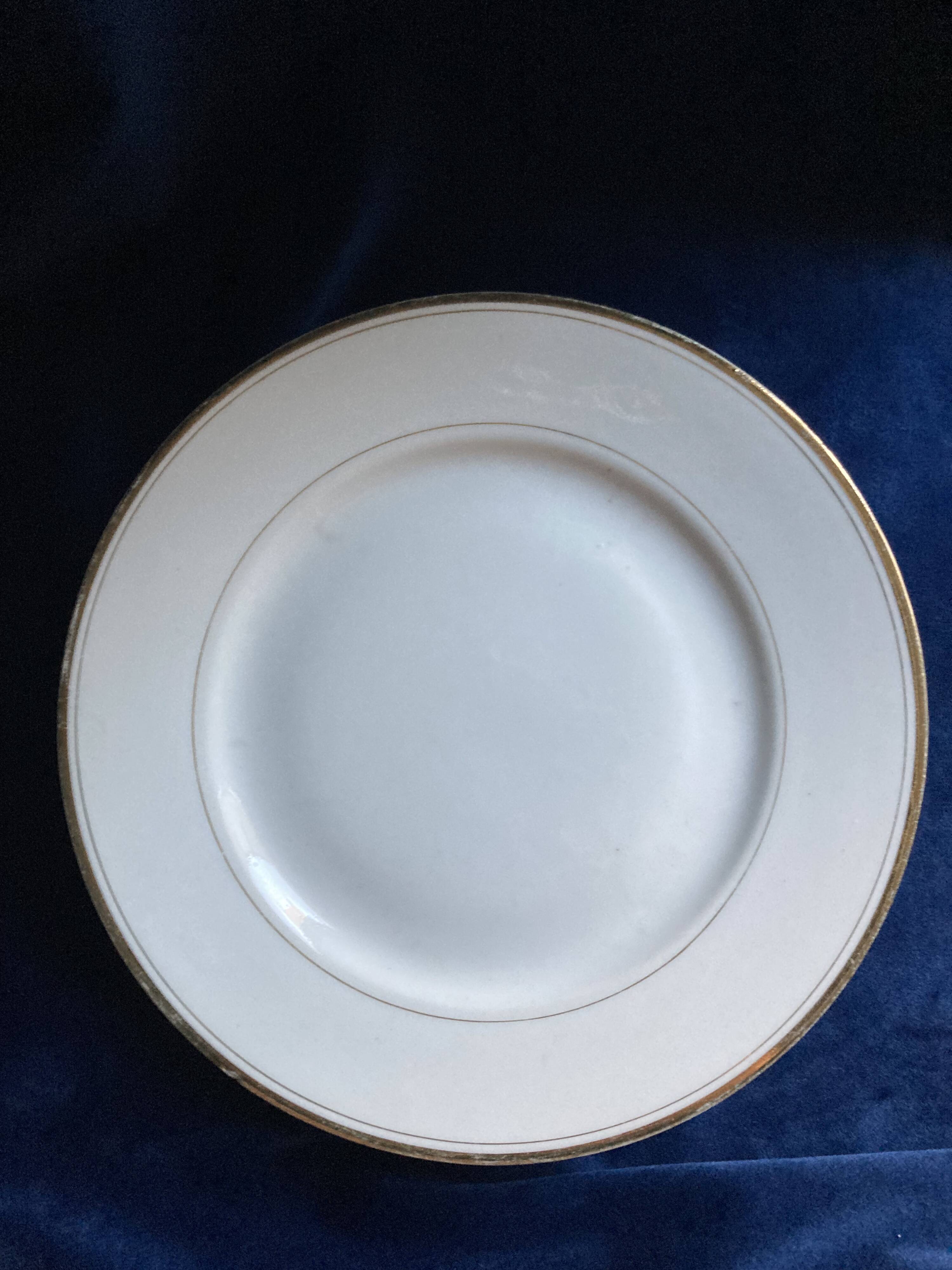 LCS Porcelaine Limoges pedestal dish in white porcelain with gold edging