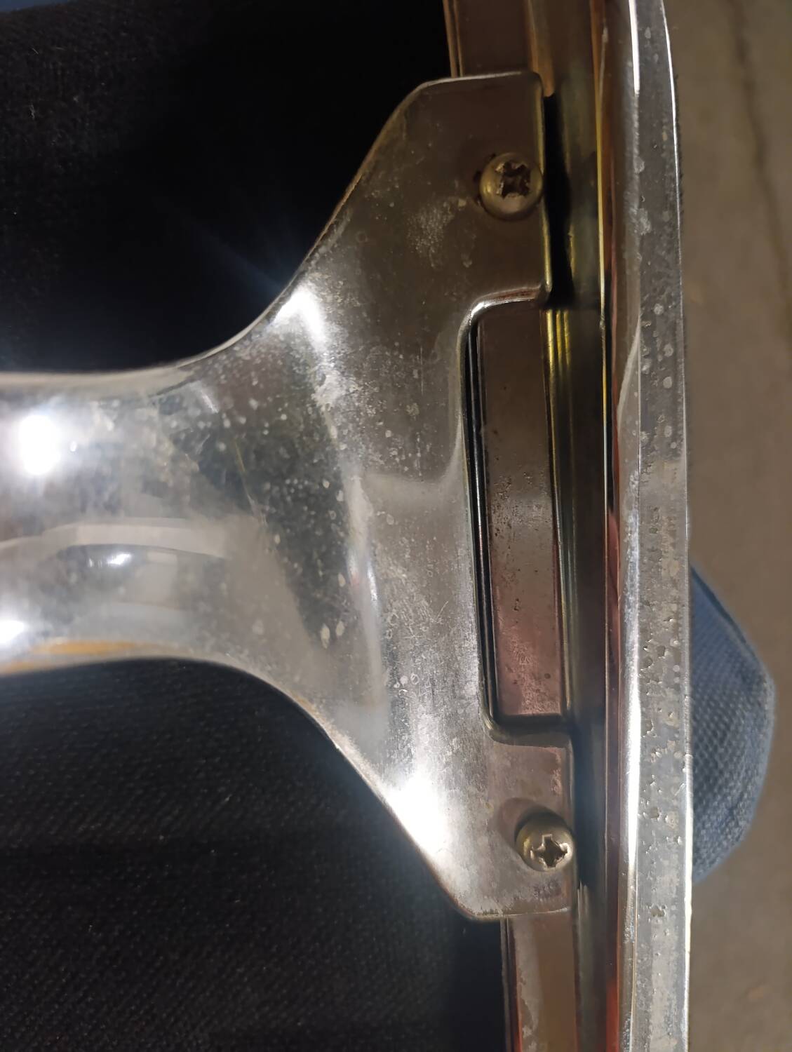 Eames aluminum group chair