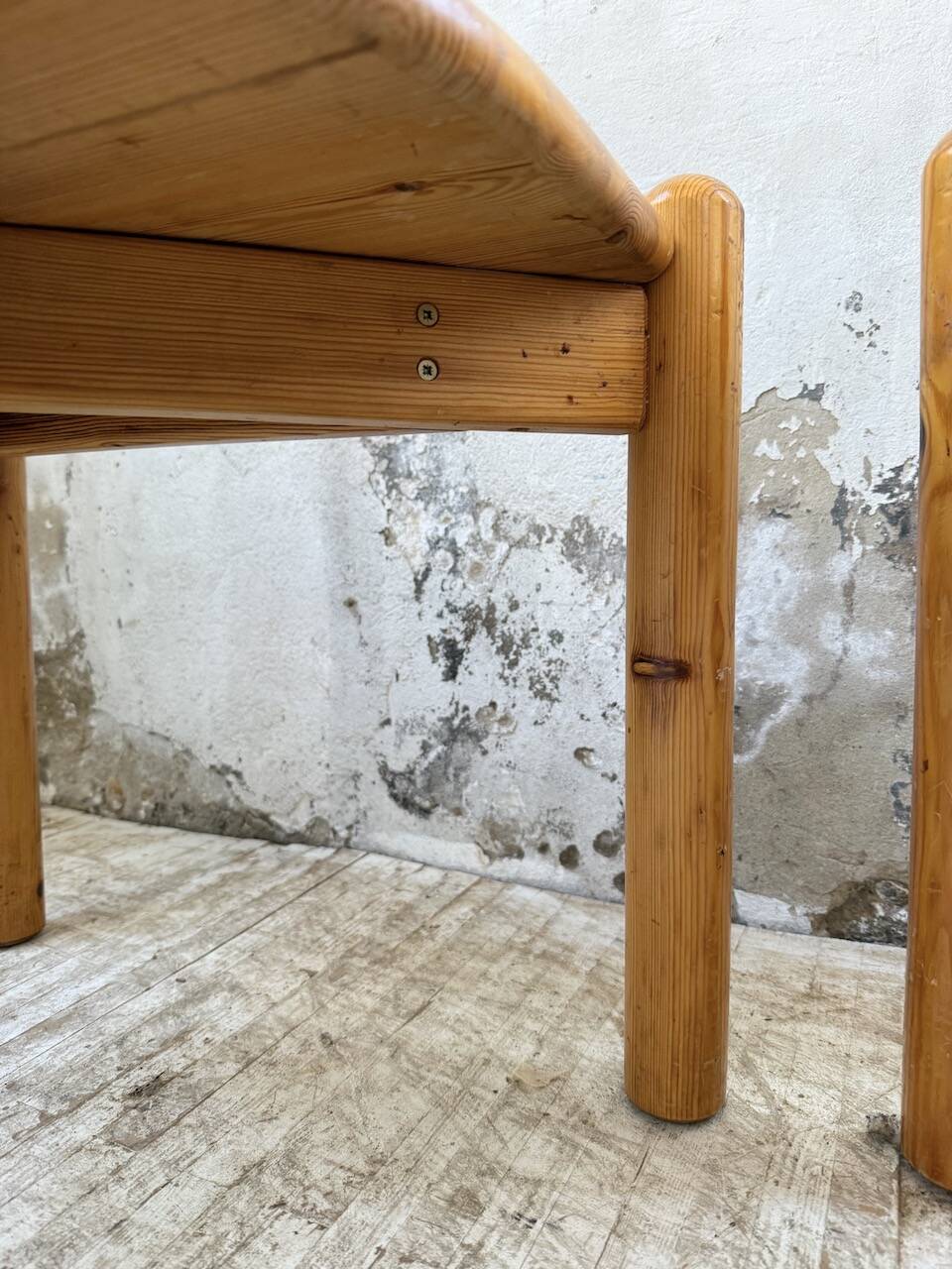 Set of 4 Daumiller pine chairs