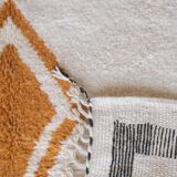 Contemporary Berber Rug - 250 x 194 cm