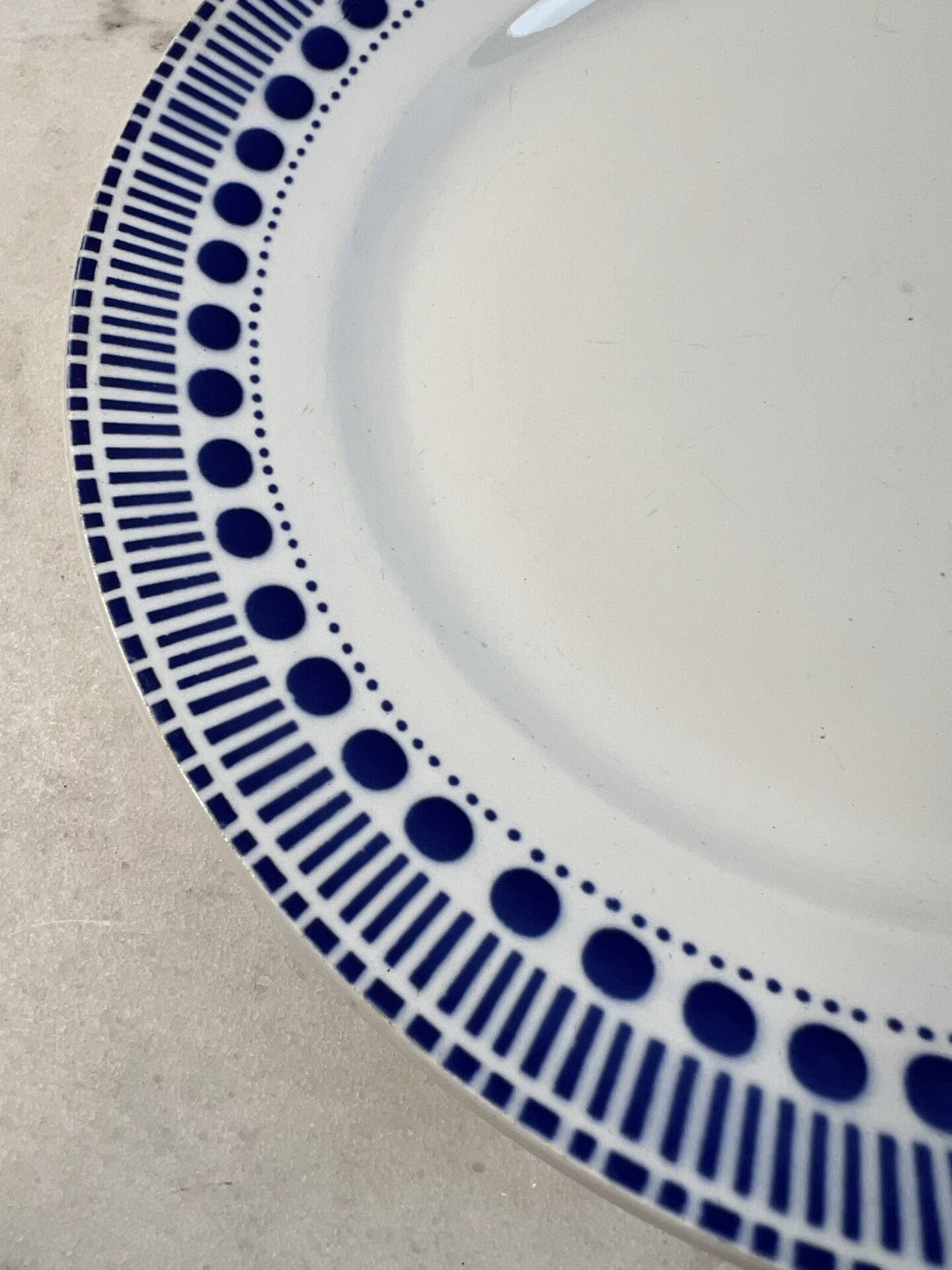 Presentation plate Sarreguemines collection Béatrice 26.5cm