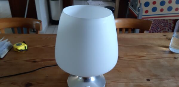 Lampe vintage des années 70 opaline blanche