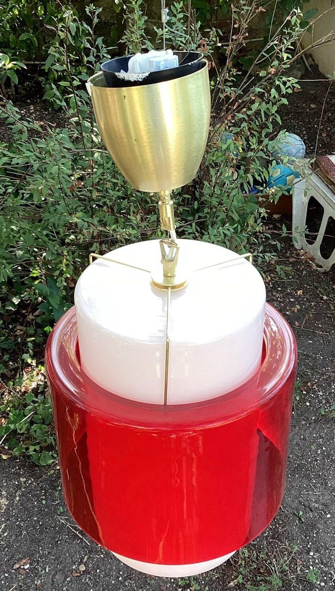 Lustre en verre rouge et blanc