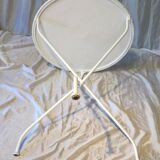 Table de jardin blanche en métal ronde