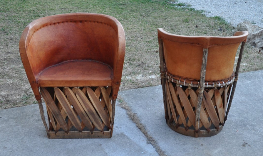 Paire de fauteuils "Mexican Equipale pigskin chair"