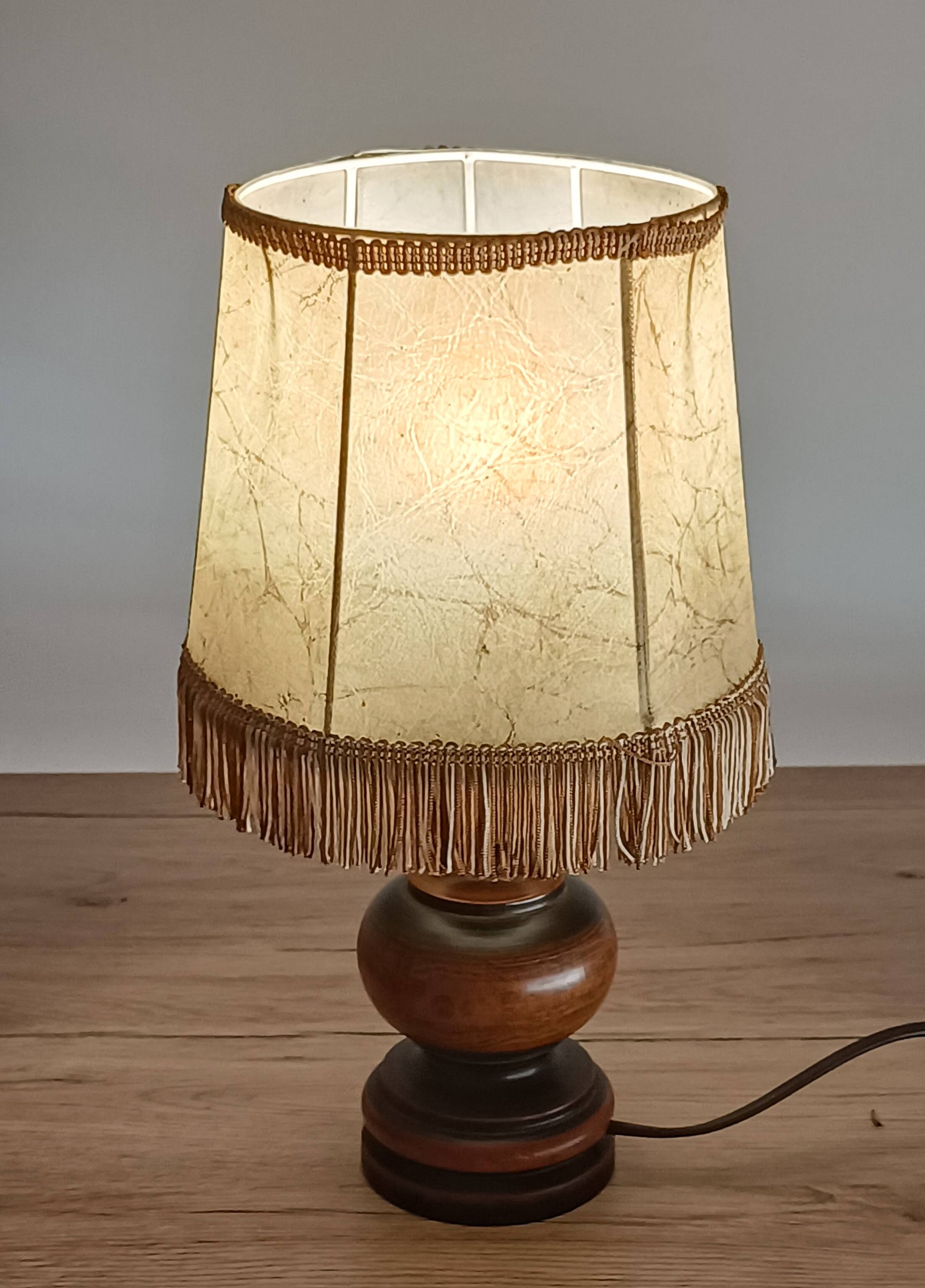 Vintage Italian table lamp in turned wood and leather lampshade