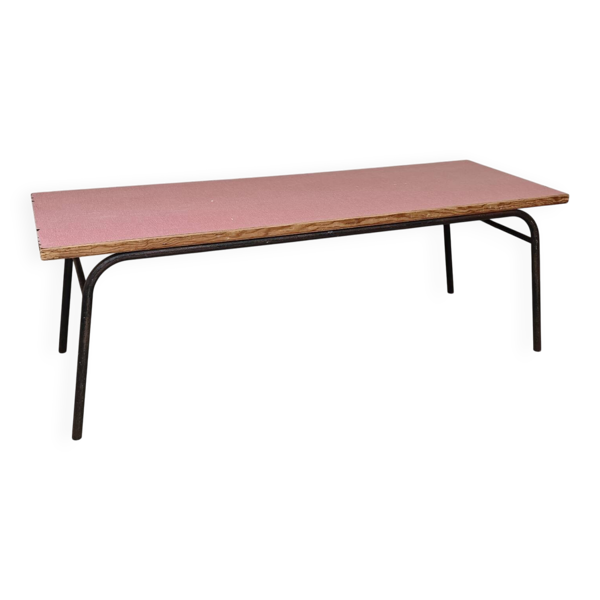 Grande table de réfectoire en formica rose et metal