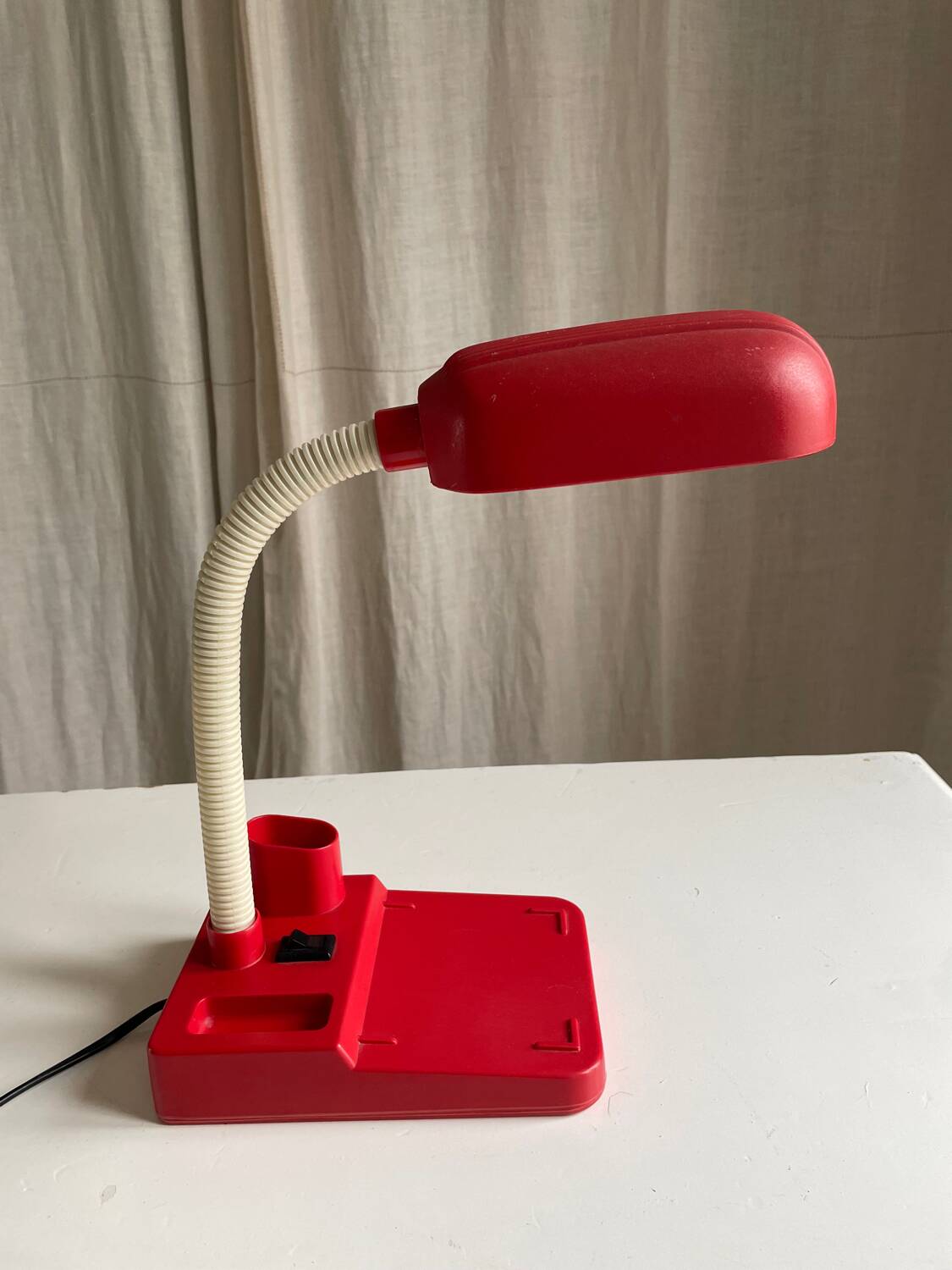 Vintage red articulated desk lamp Italy