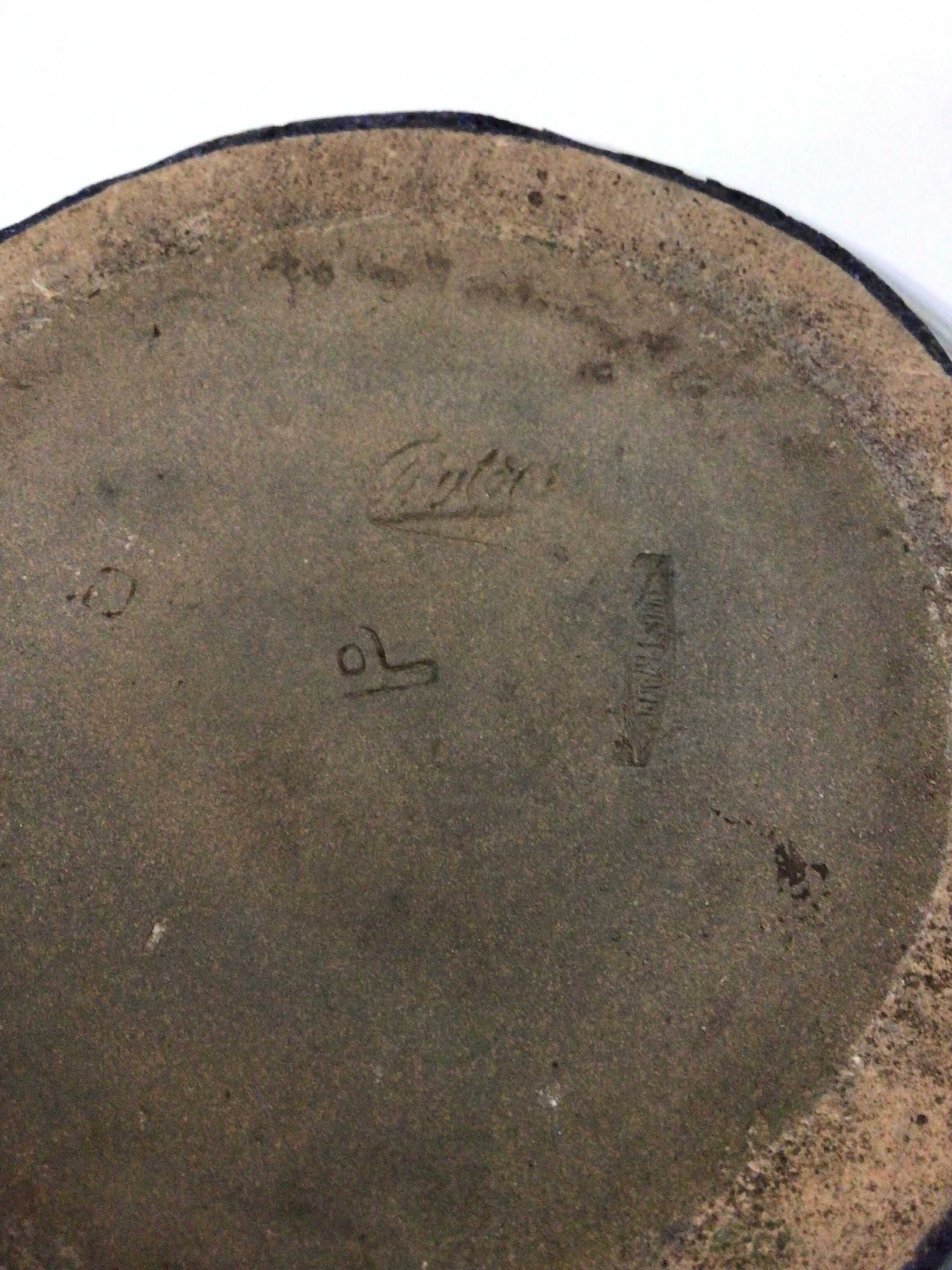 Sandstone pot cover A. Cytere Rambervillers