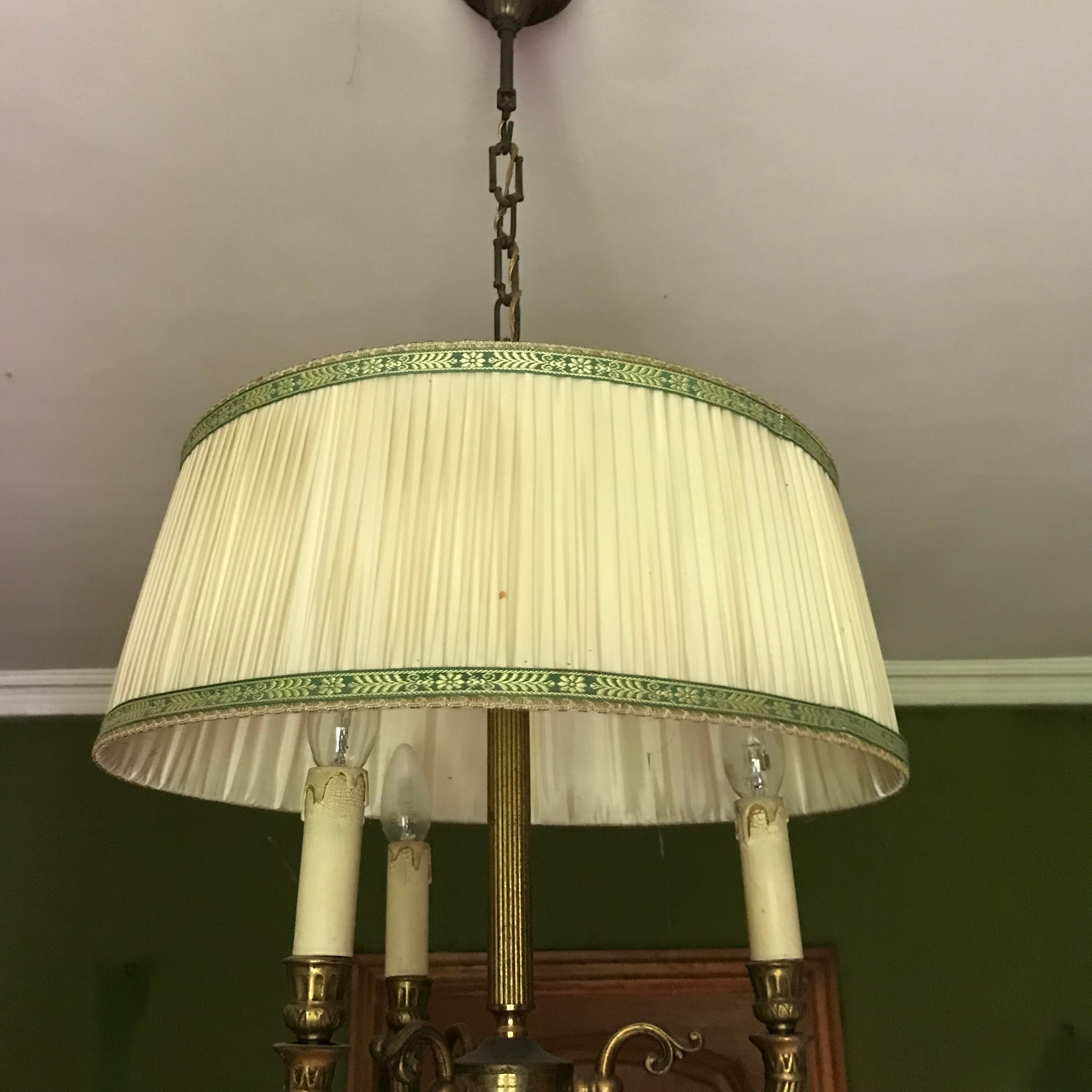 Lustre de style louis xvi en bronze doré xx siècle