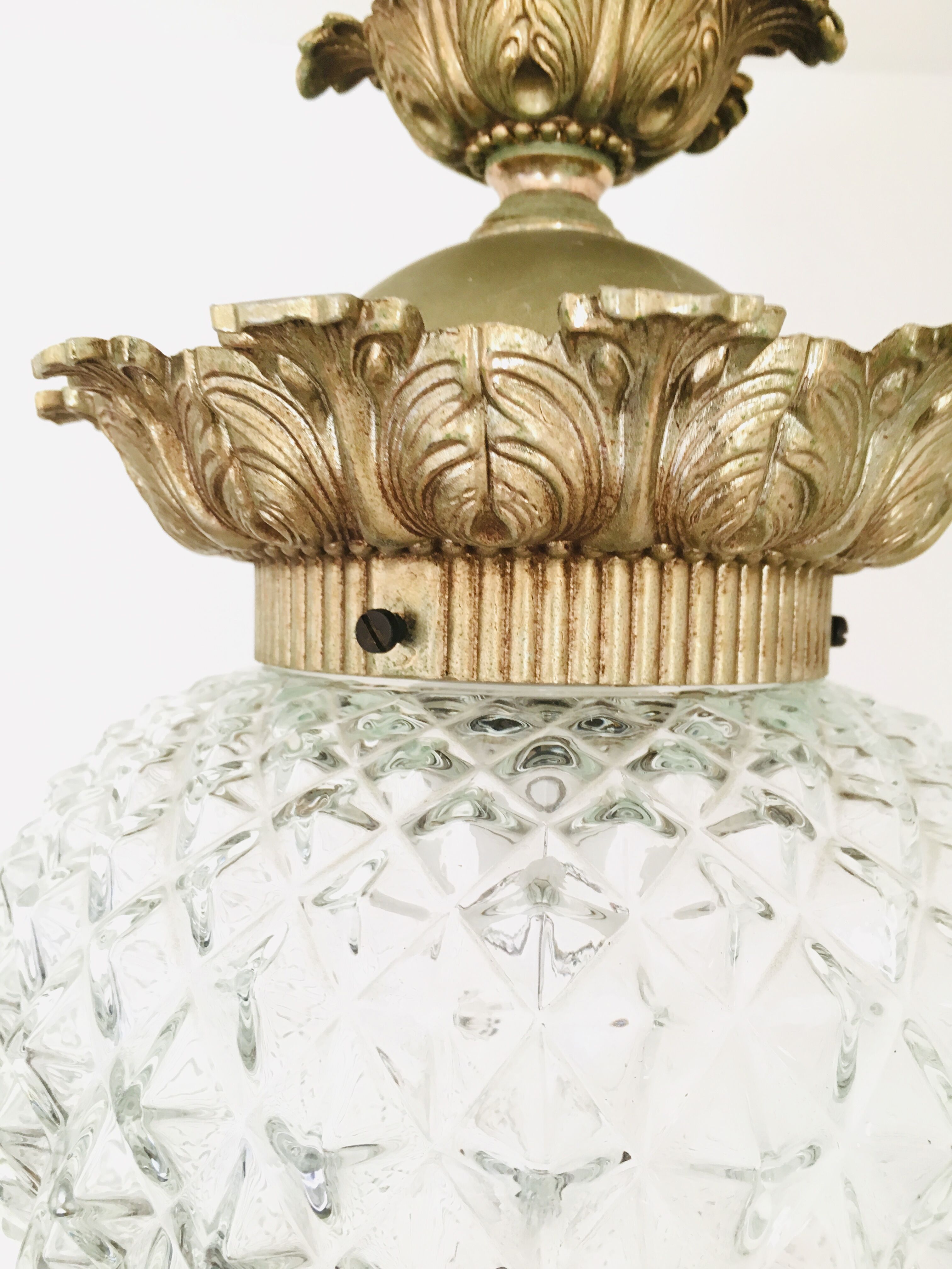 Brass globe suspension