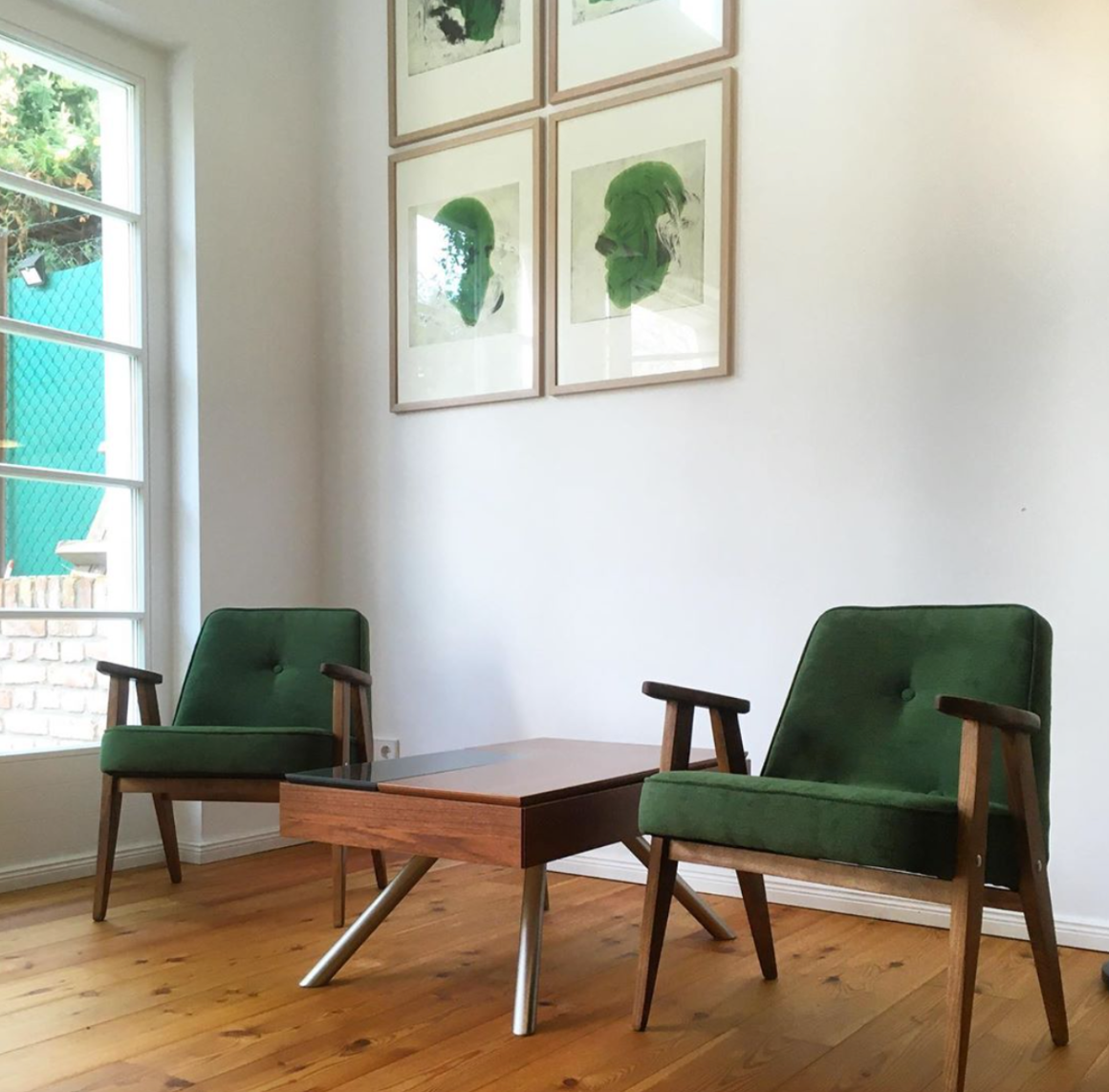 Fauteuil 366 polonais original du milieu du siècle conçu en 1962 par Józef Chierowski