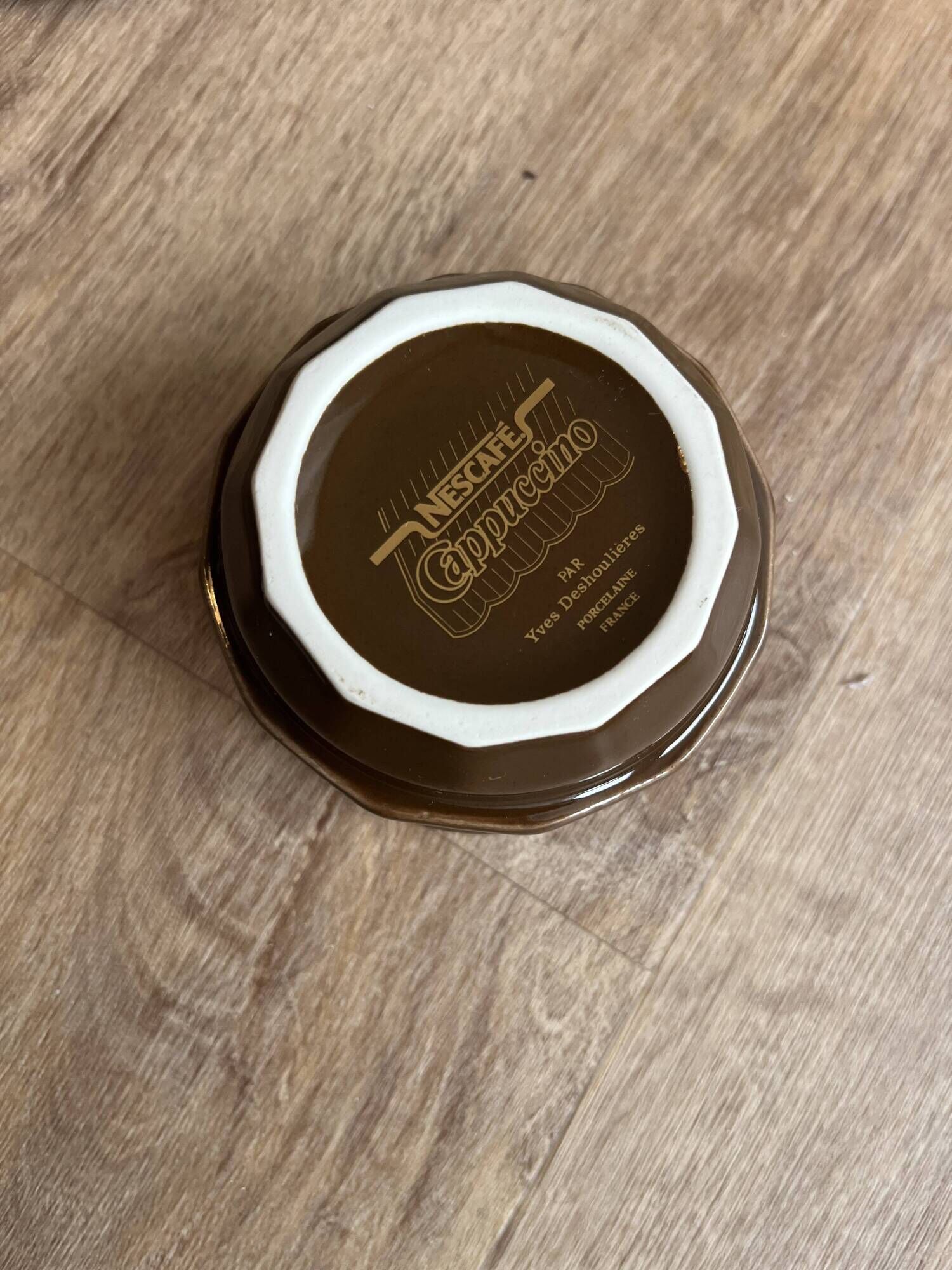 Coffee cups, Cappuccino, Yves Déshoulières, brown and gold, Nescafé