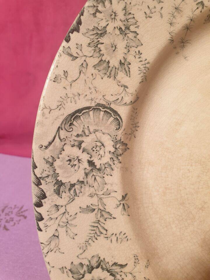 Pair of large round dishes Boulenger Choisy le Roi Derby Terre de fer