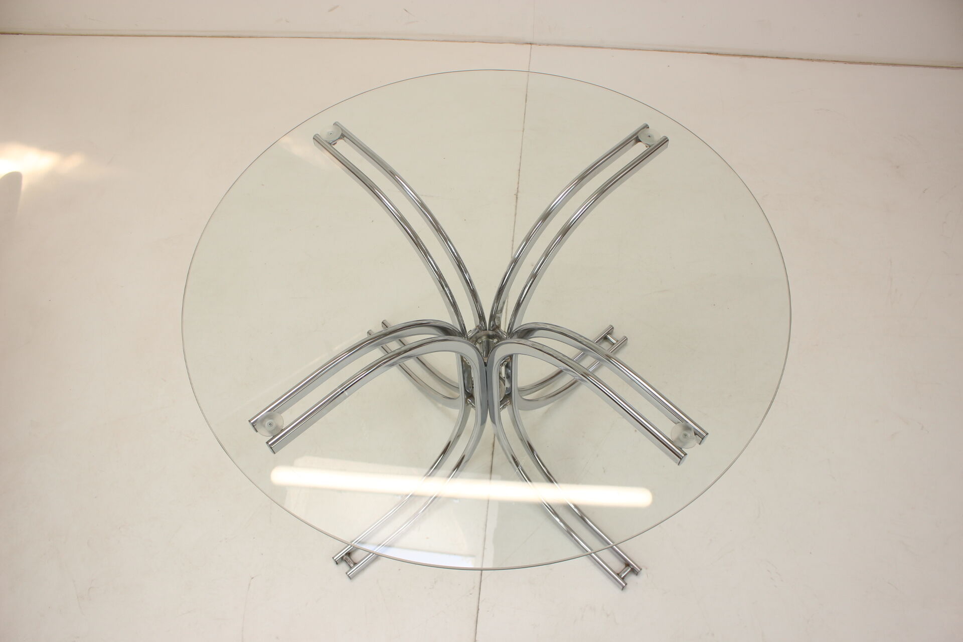 Round dining table chrome and glass / italy, 1980s
