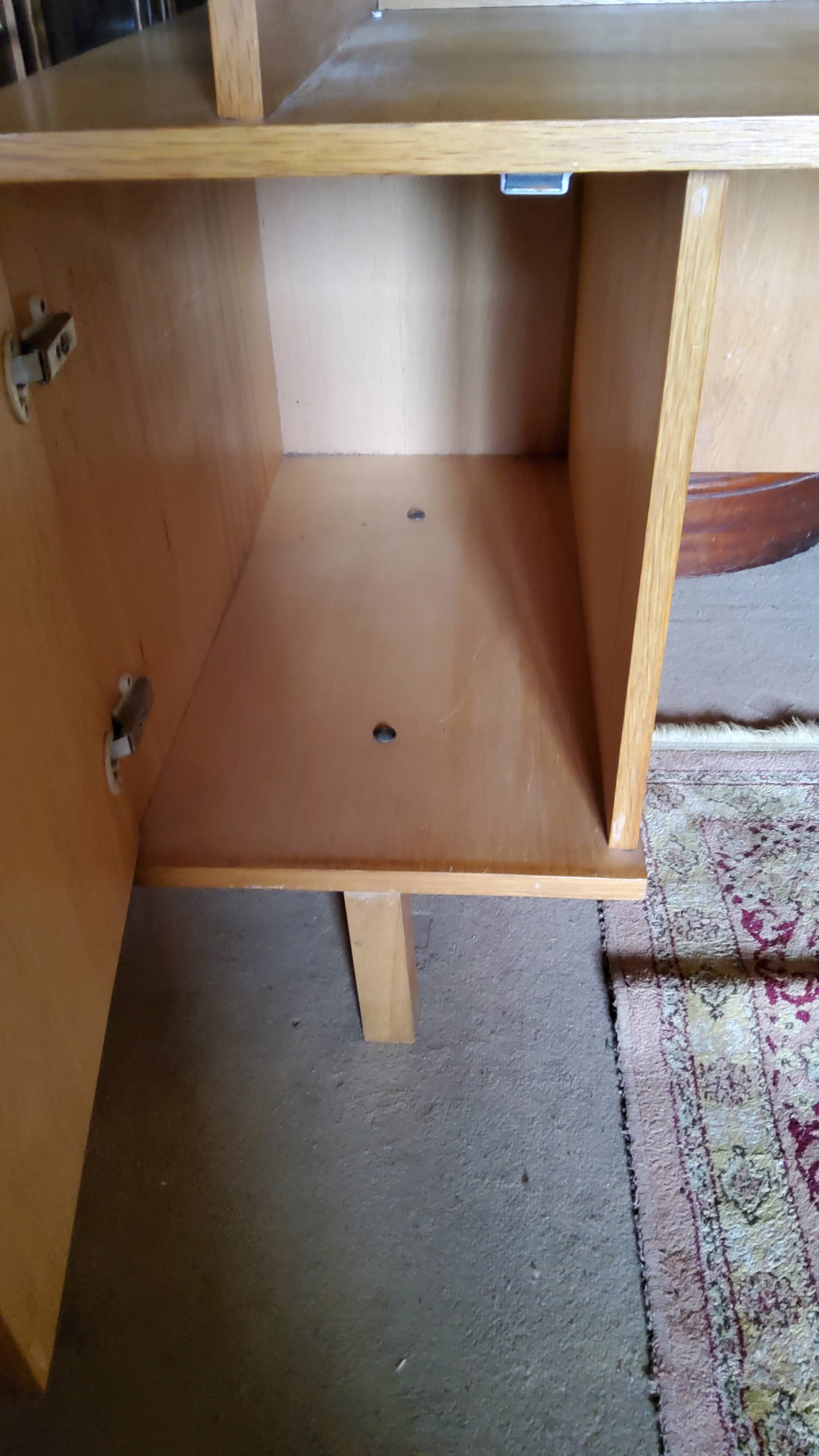 Office of the 60s /70s with blond oak caissons