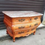 Important Louis XV chest of drawers