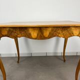 Table Louis XV noyer blond, début 19ème