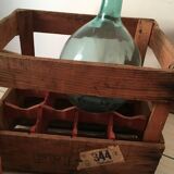 Caisse evian bottle holder