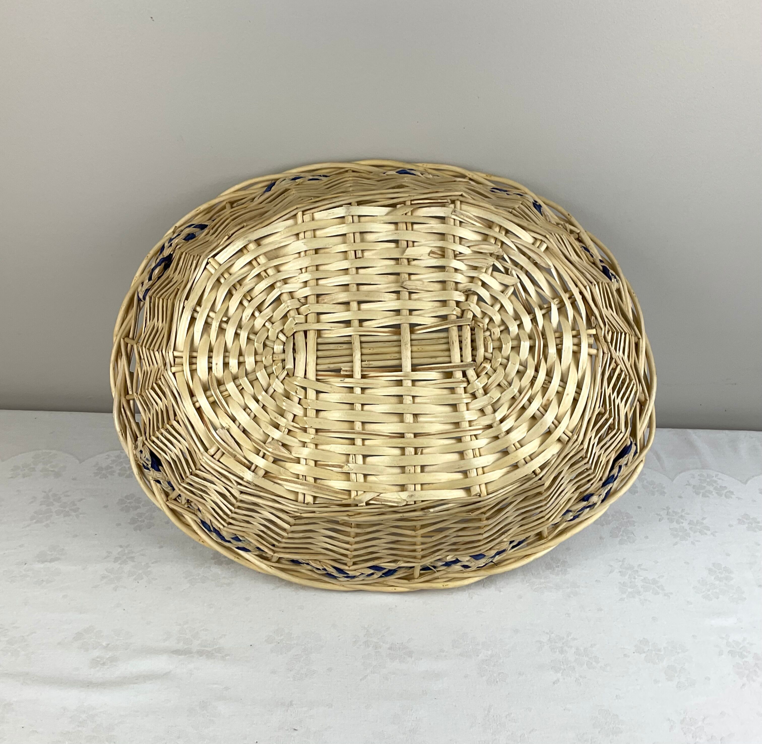 Oval wicker basket beige color