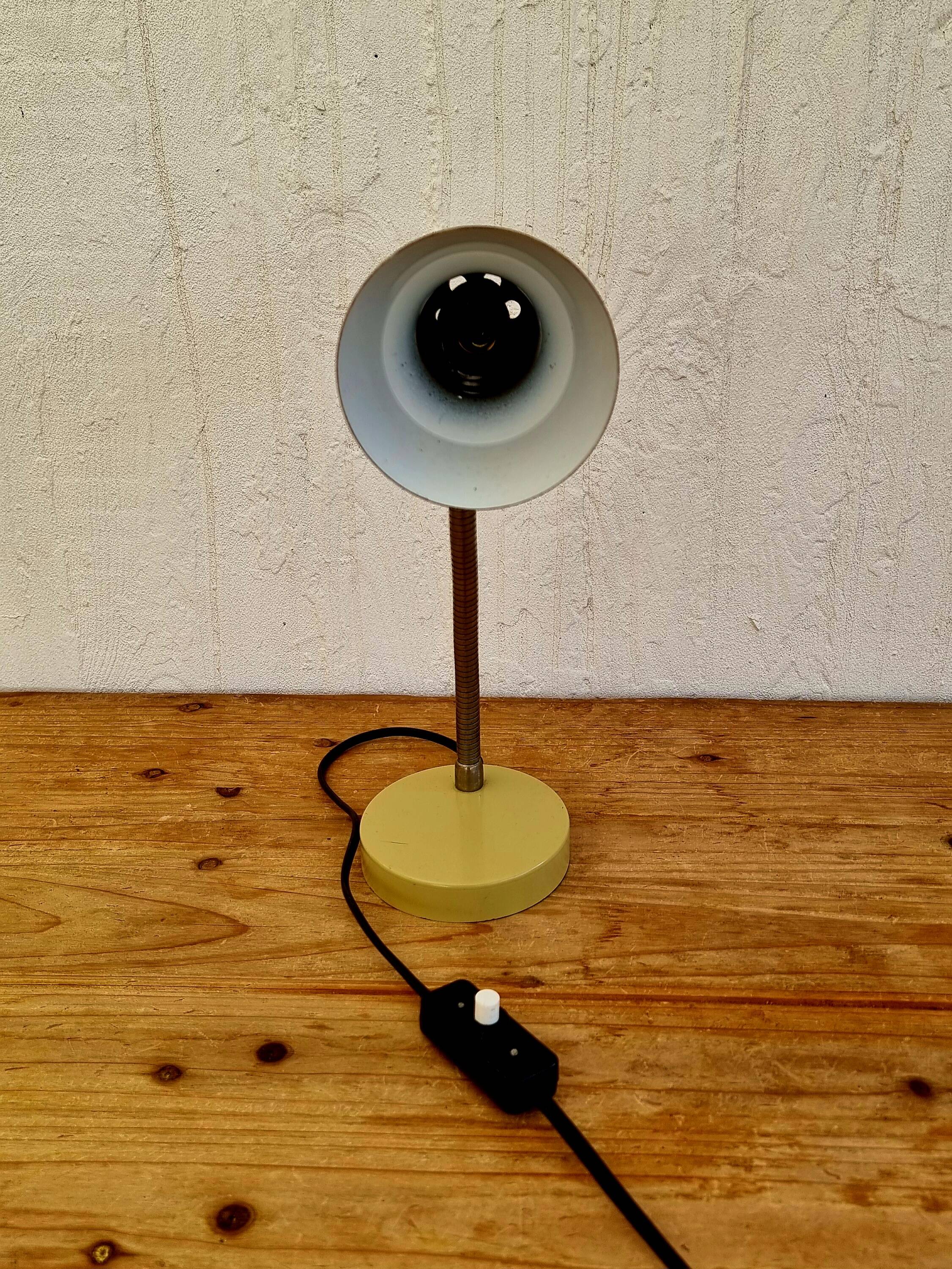 Lampe de bureau beige vintage