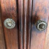 Small cabinet with 2 doors