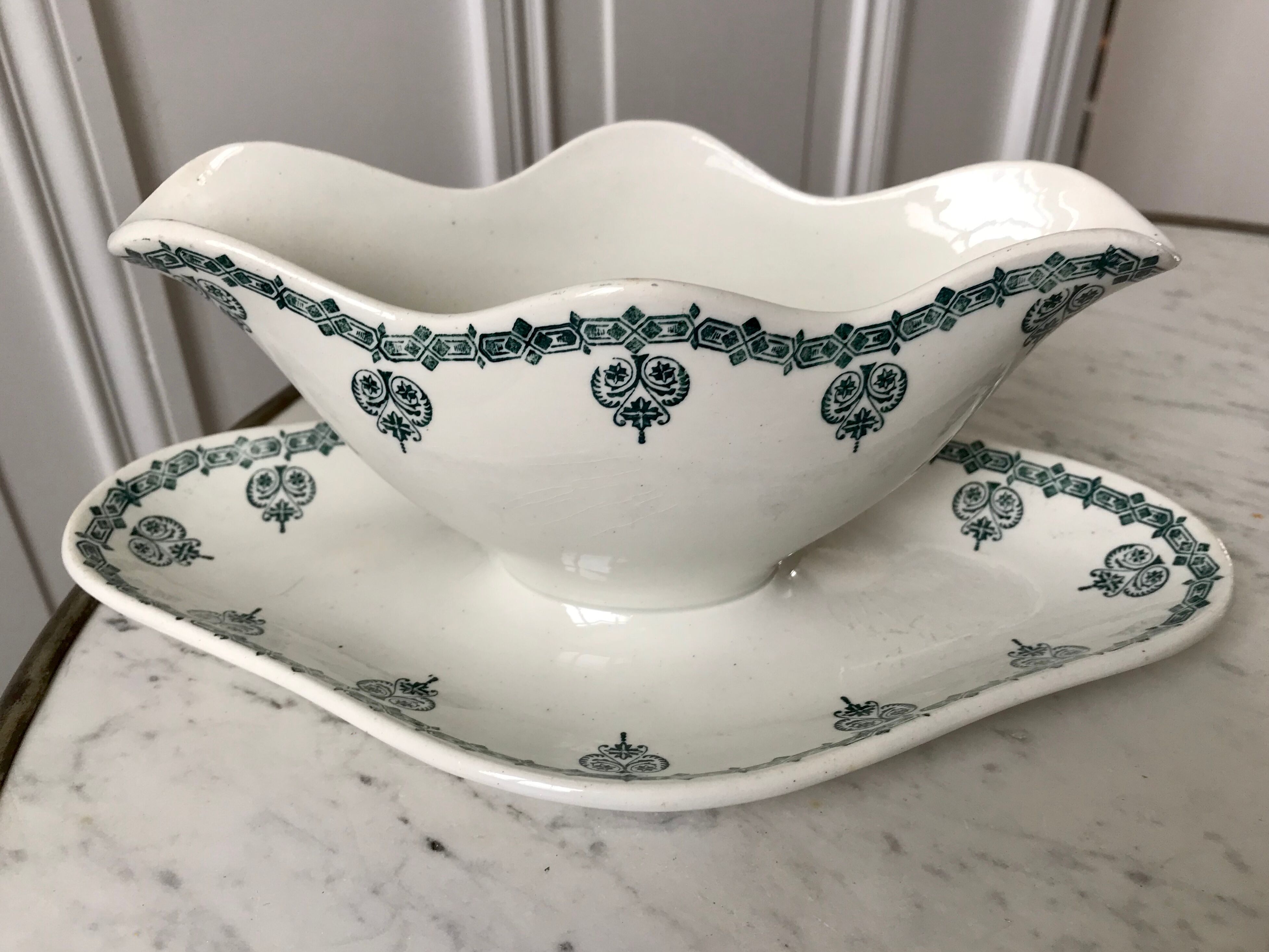 Saucière Terre de Fer Saint-Amand late nineteenth century
