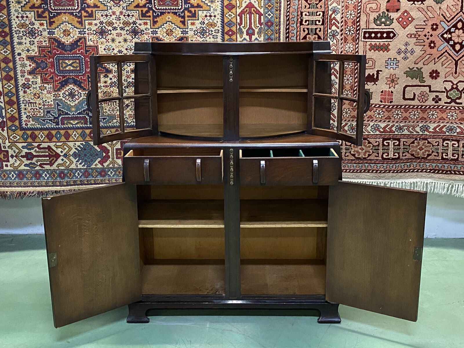 1930s English Art Deco oak buffet