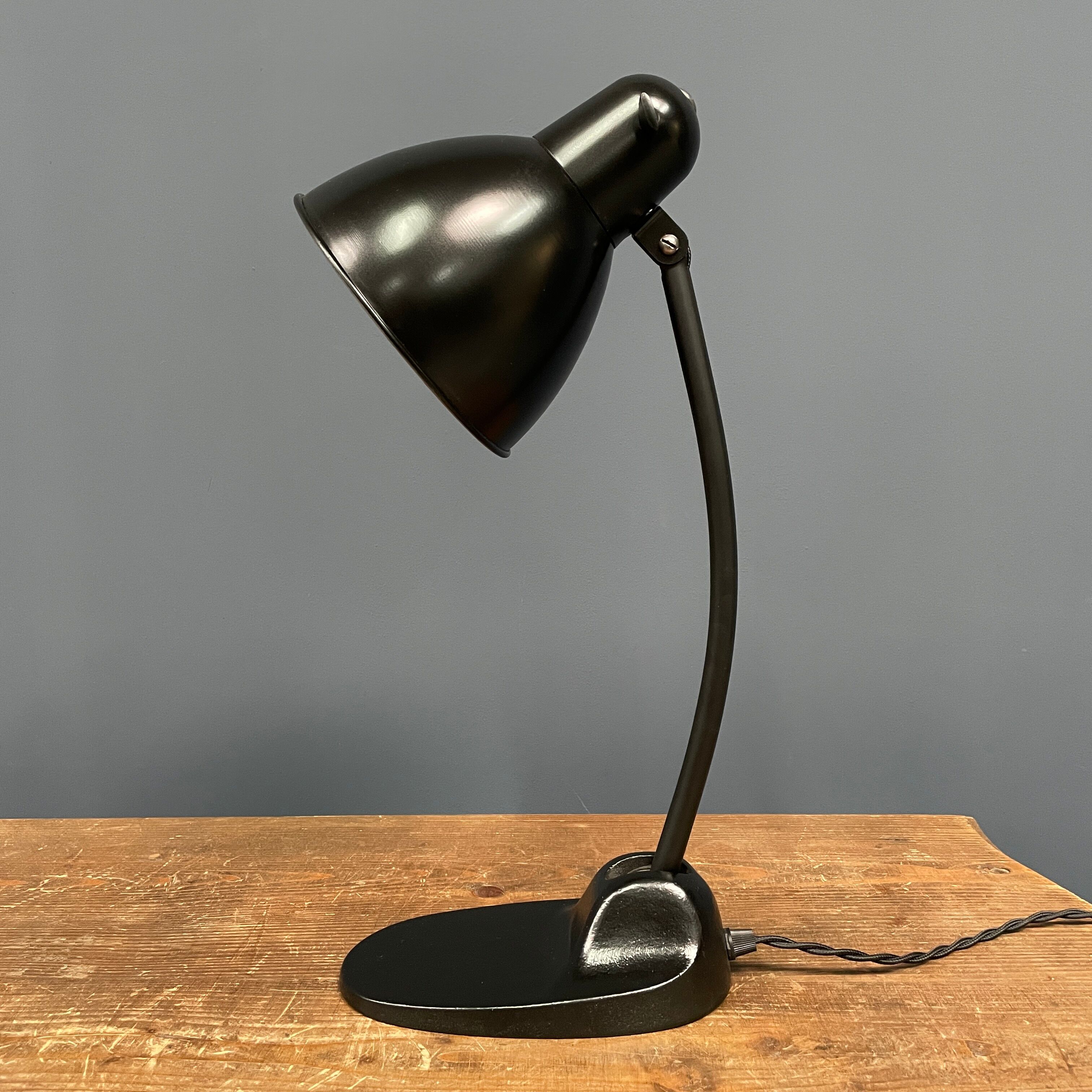 Black Bauhaus Siemens desk lamp model L299 from the 1930s