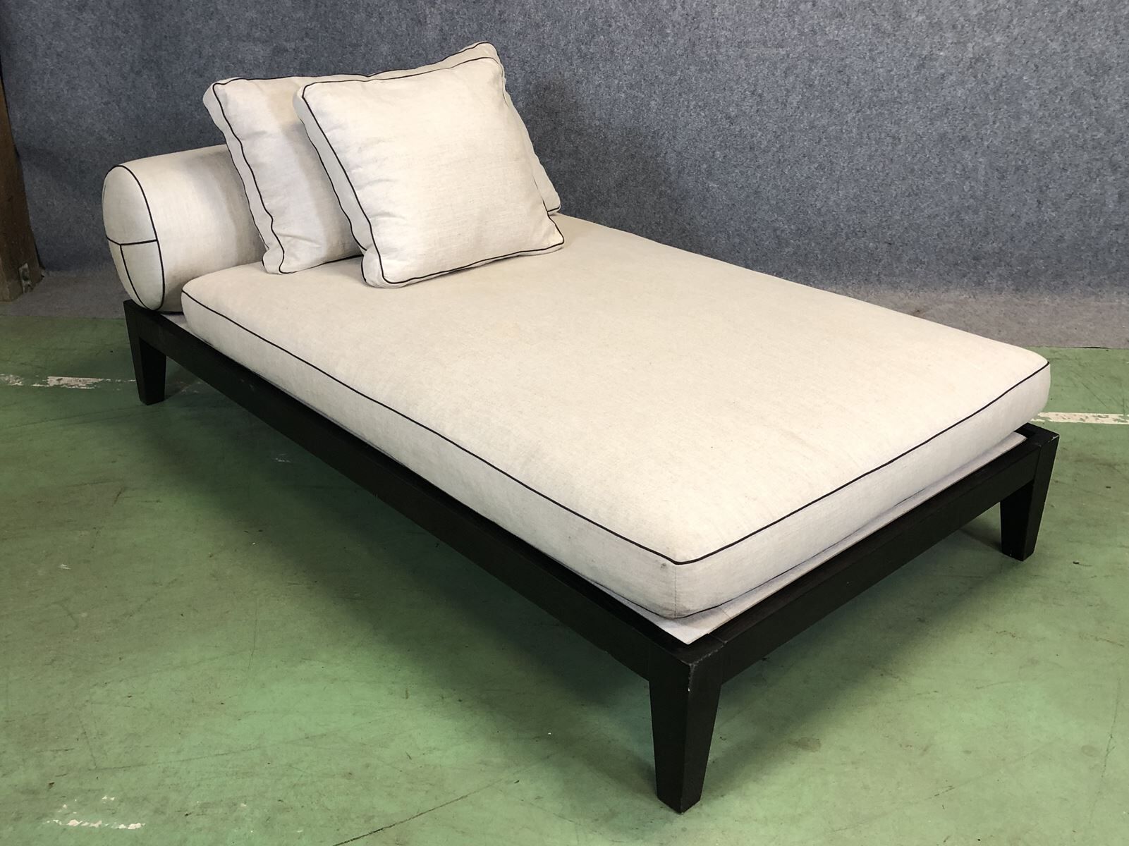 Modern rest bed