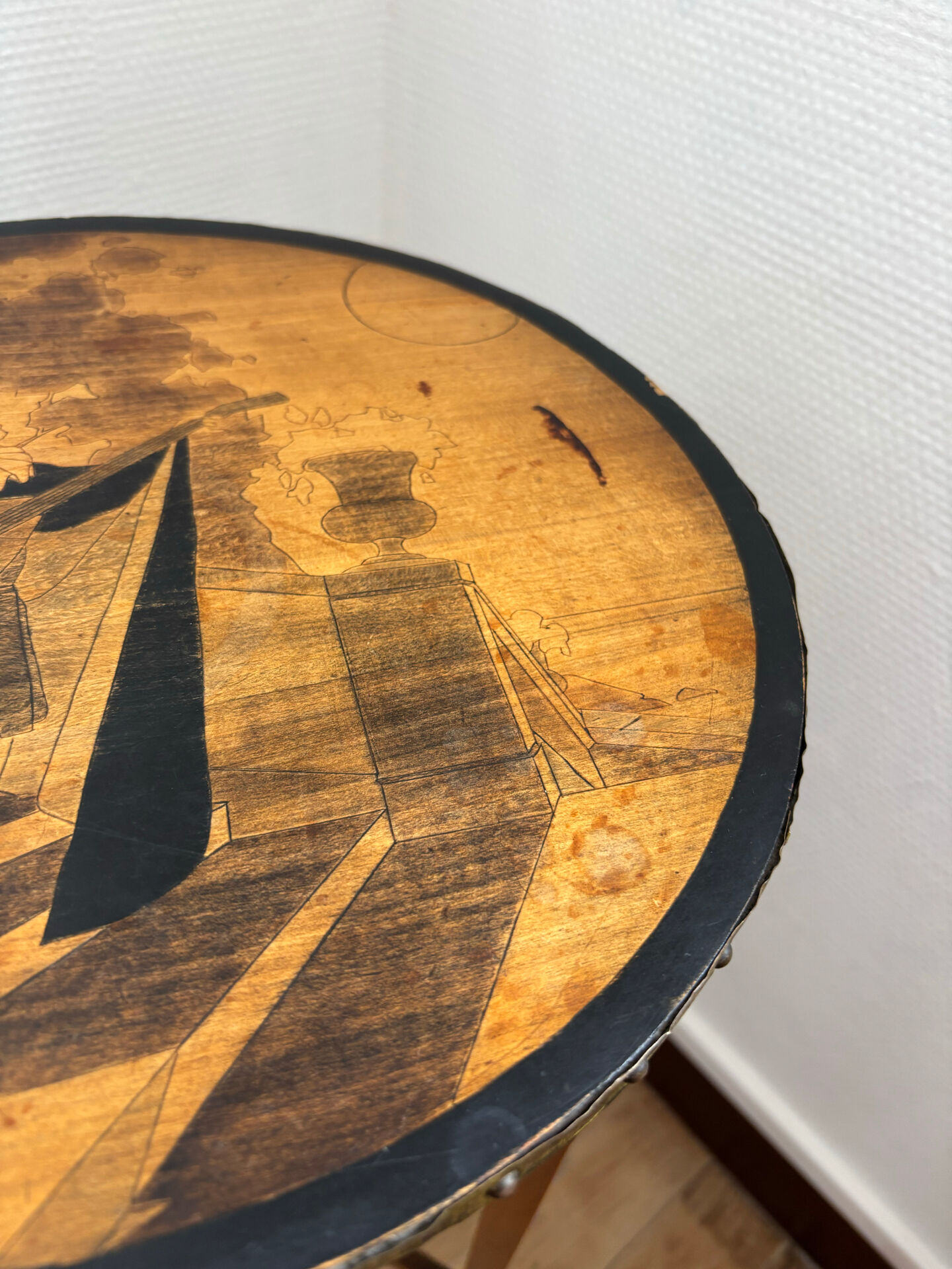 Art deco side table in wood with paint