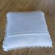 Coussin avec housse en crochet blanc