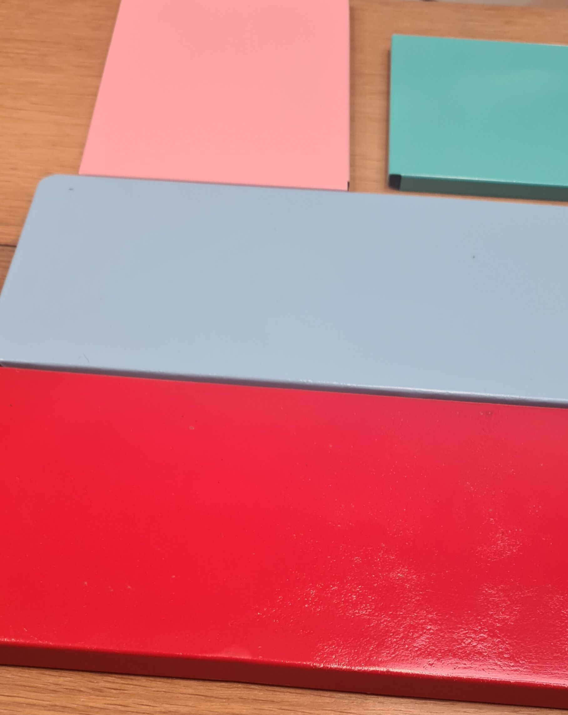 Multicolor string shelf 60/70