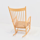 Rocking-chair J16 par Hans Wegner pour Fdb Møbler