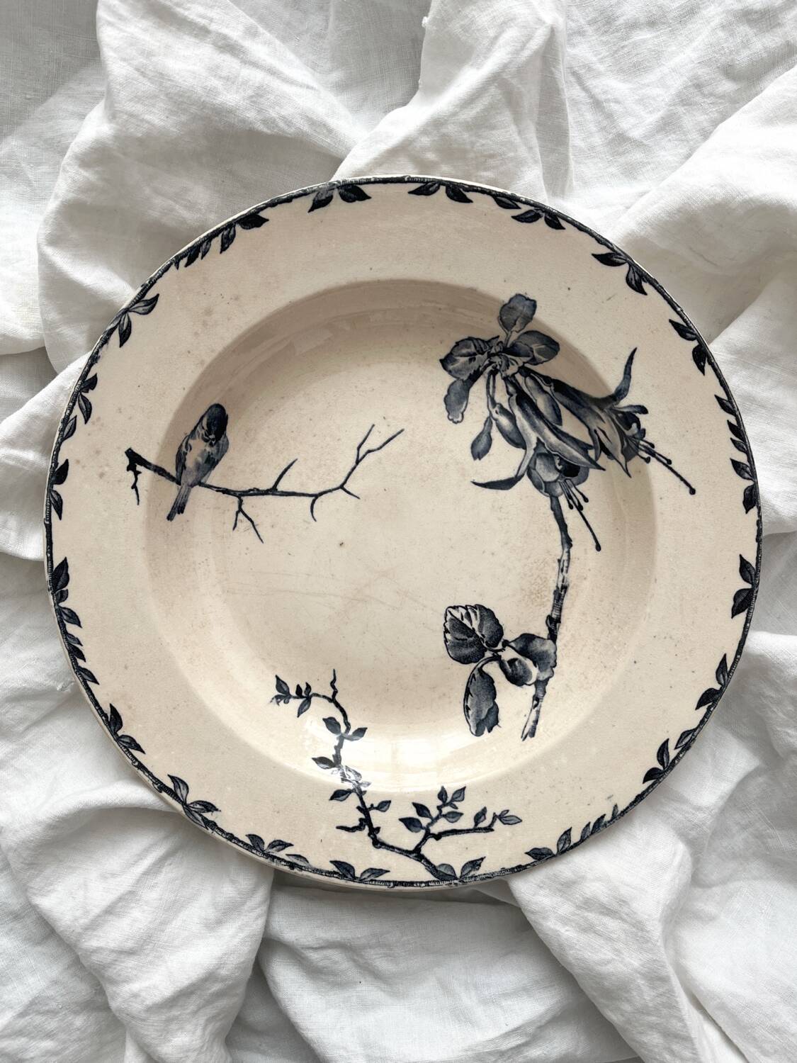 Assiette creuse en terre de fer « Oxford » Choisy le Roi