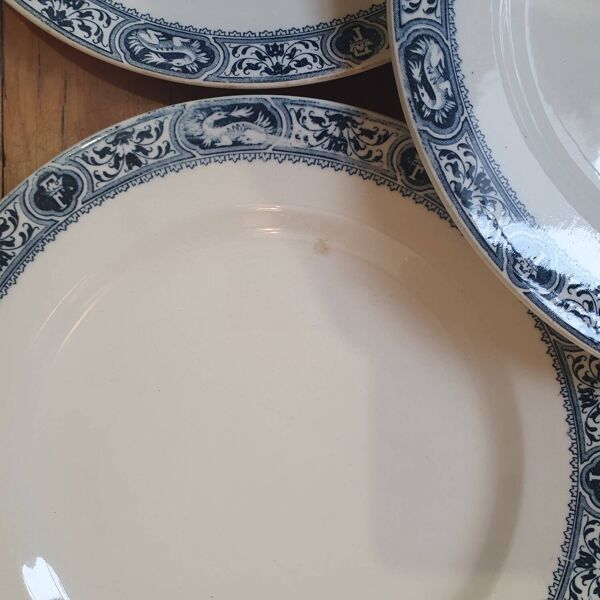 8 assiettes Terre de Fer Robert Salins- François 1er