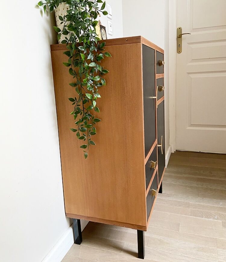 Storage cabinet