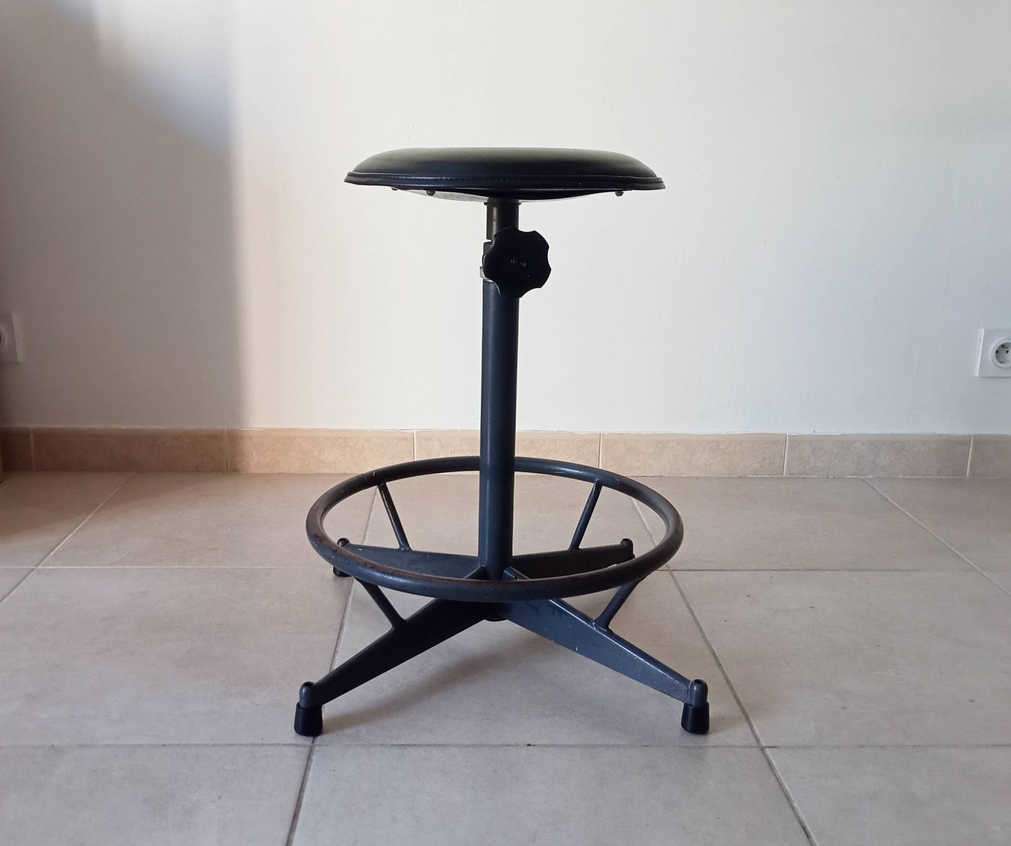 Vintage industrial workshop stool SIPE ITALY 1960s