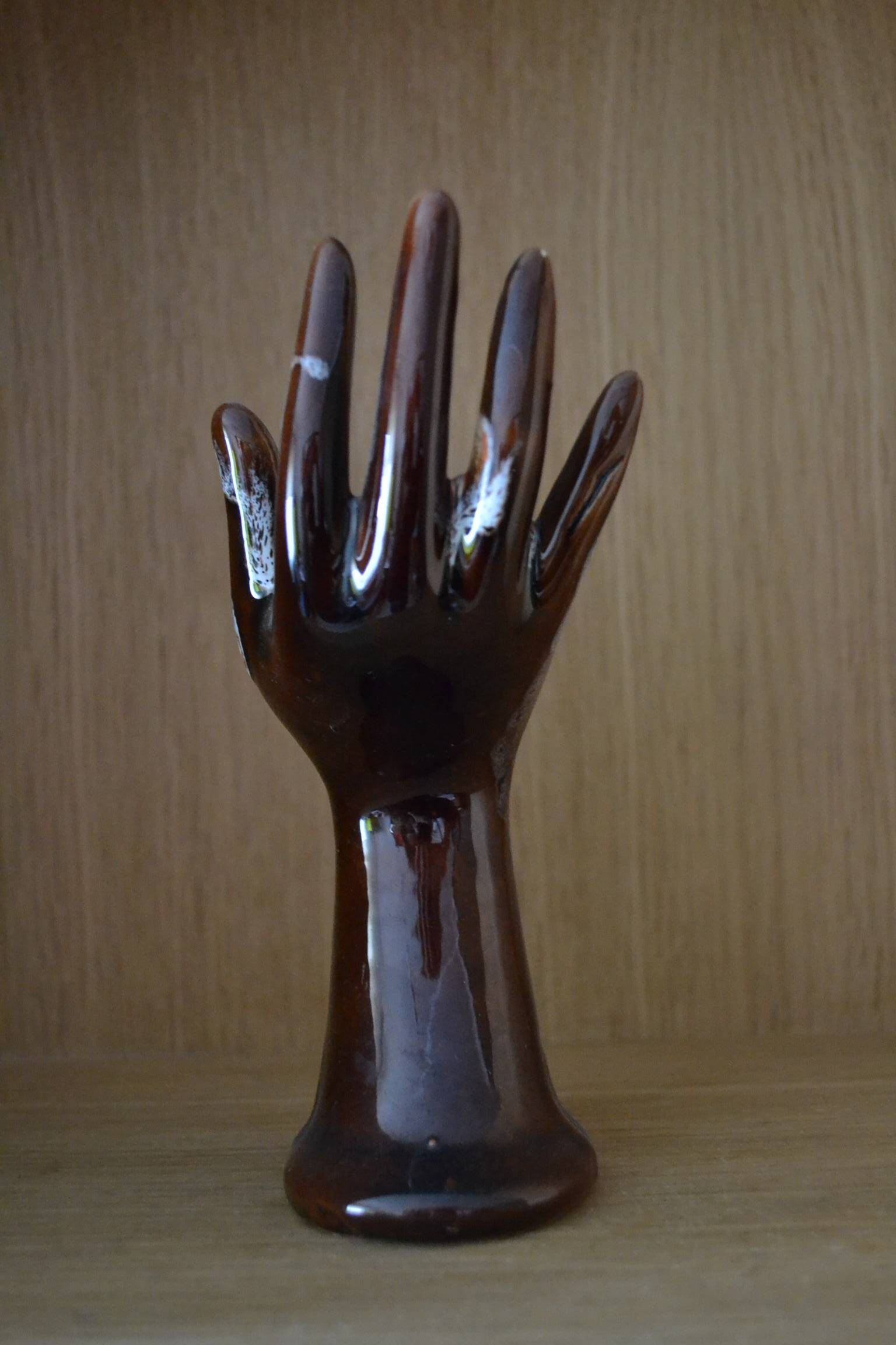Soliflore hand ring holder