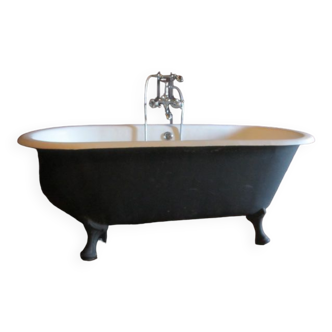 Antique cast iron bathtub