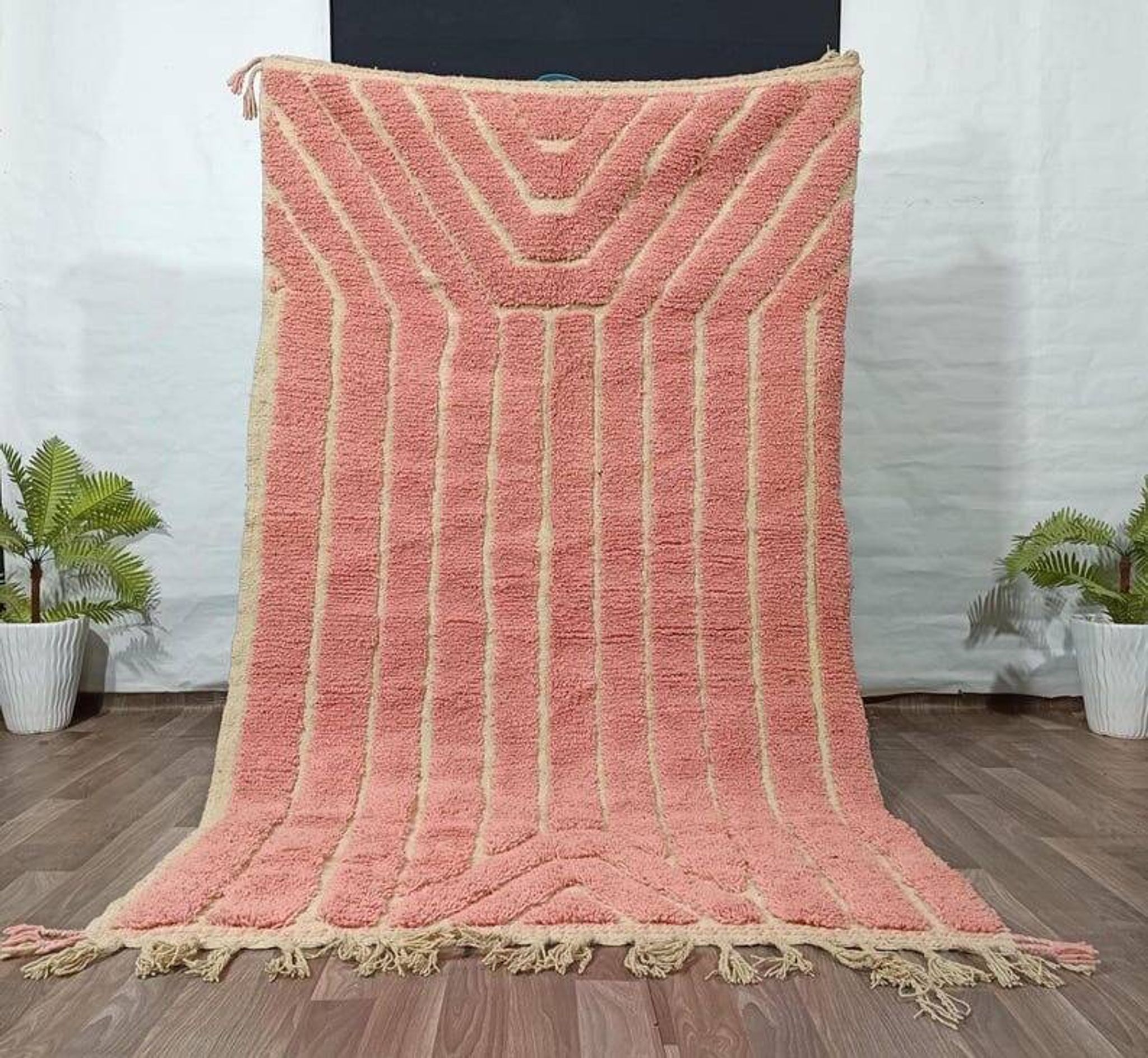 Handmade pure natural wool Berber rug in pink, size 150 x 250 cm.