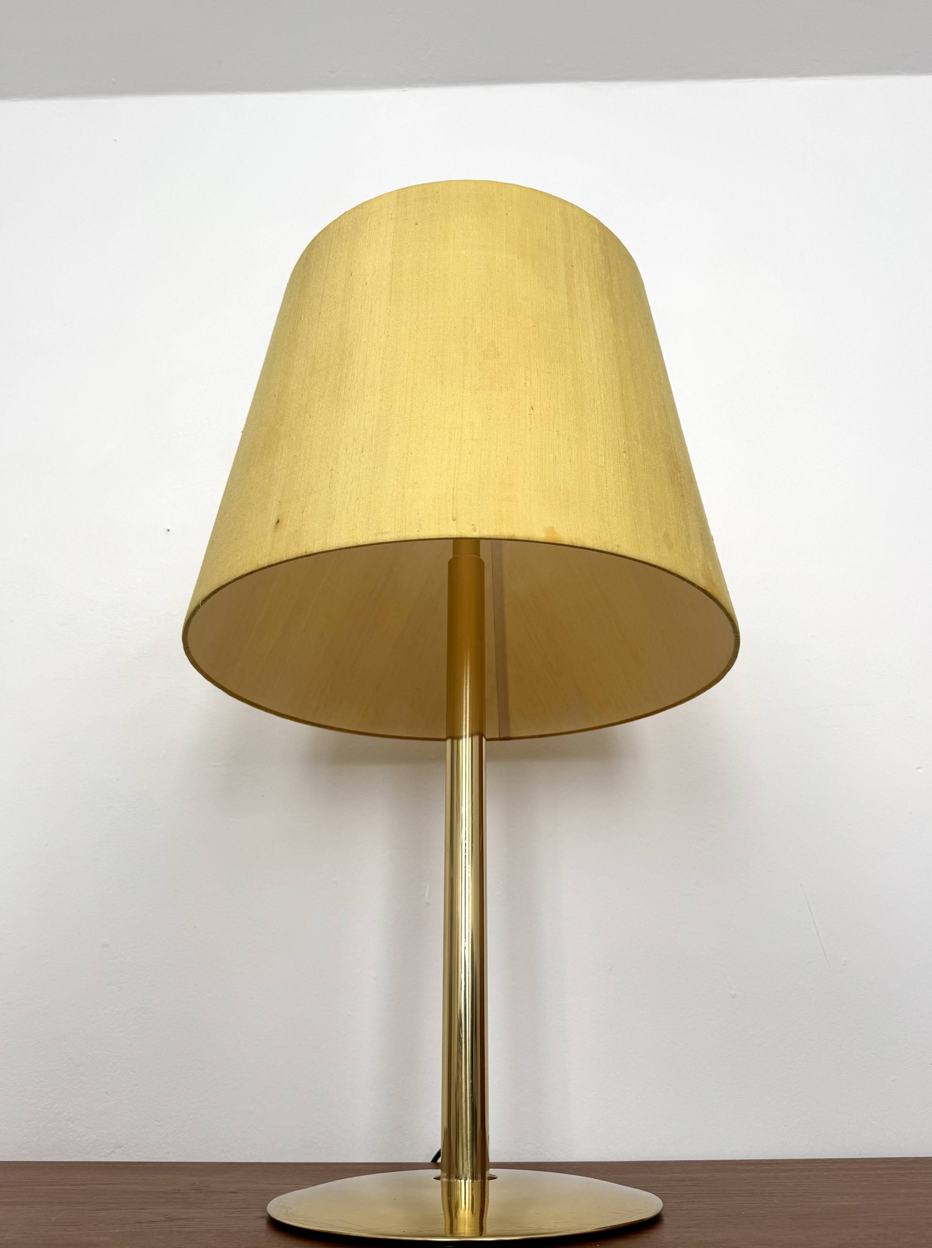 Lampadaire télescopique réglable en laiton par Ingo Maurer pour Design M