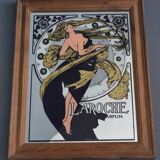 Mirror illustration Laroche