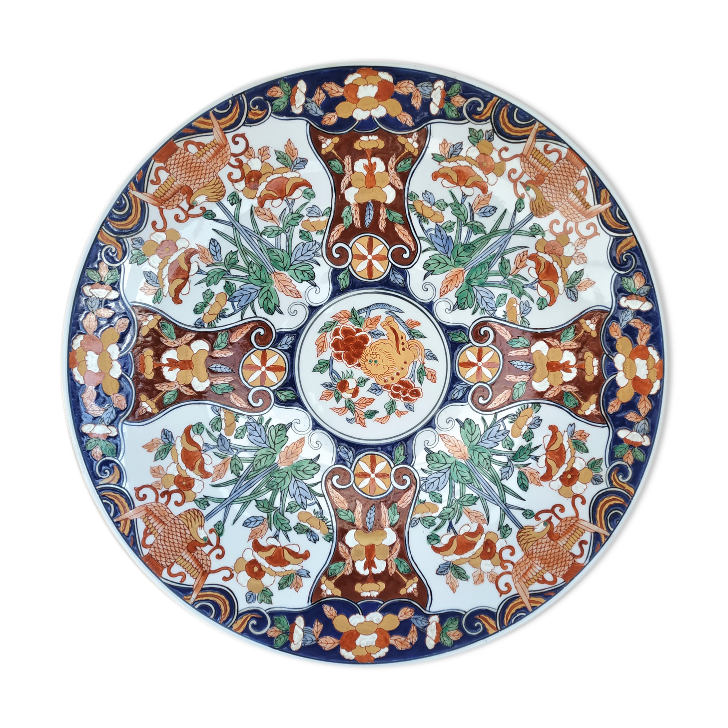 Large Imari dish 45 cm in diameter, Japanese porcelain