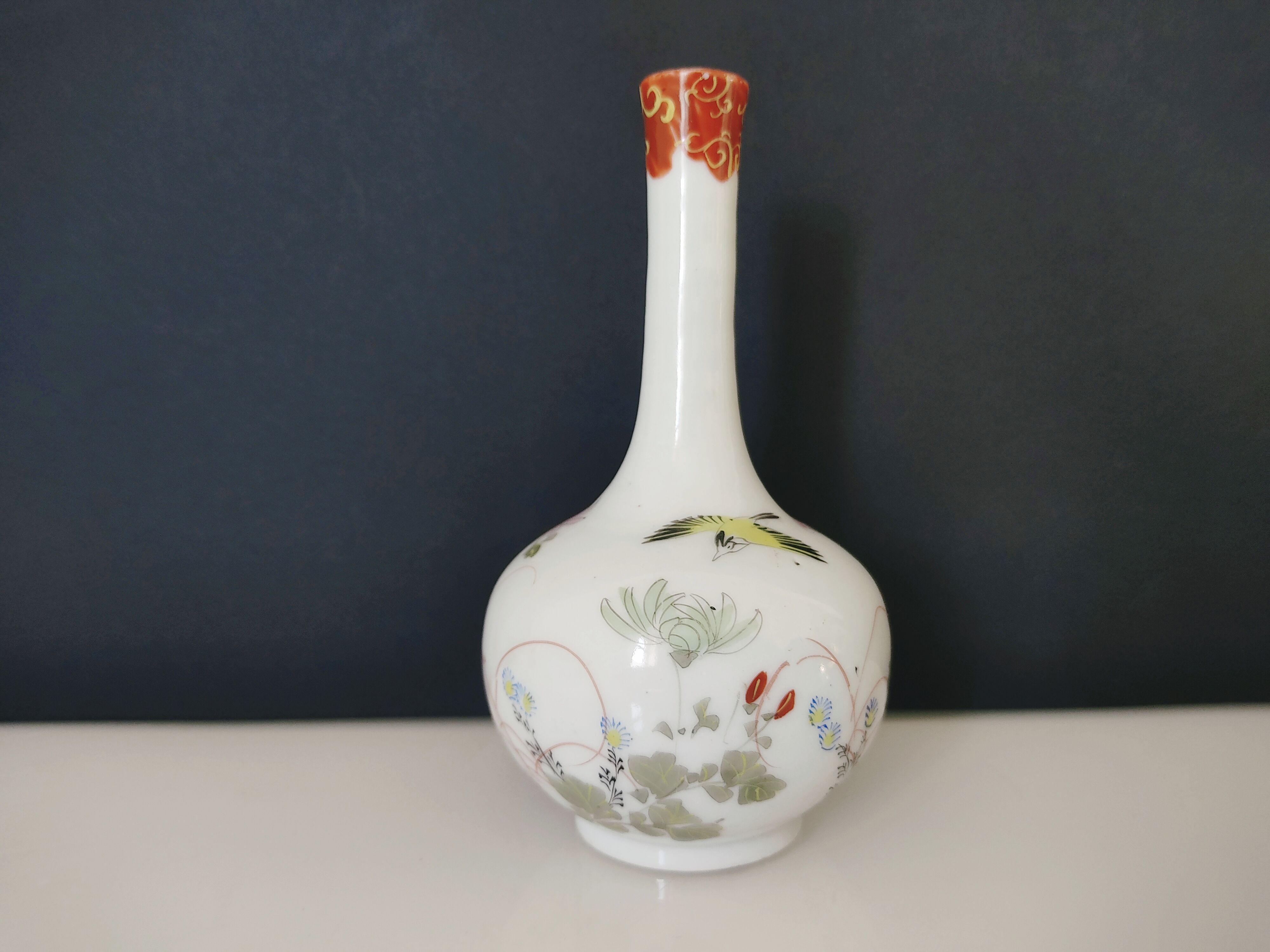 Vase soliflore Japanese porcelain decoration flowers and hand-painted bird