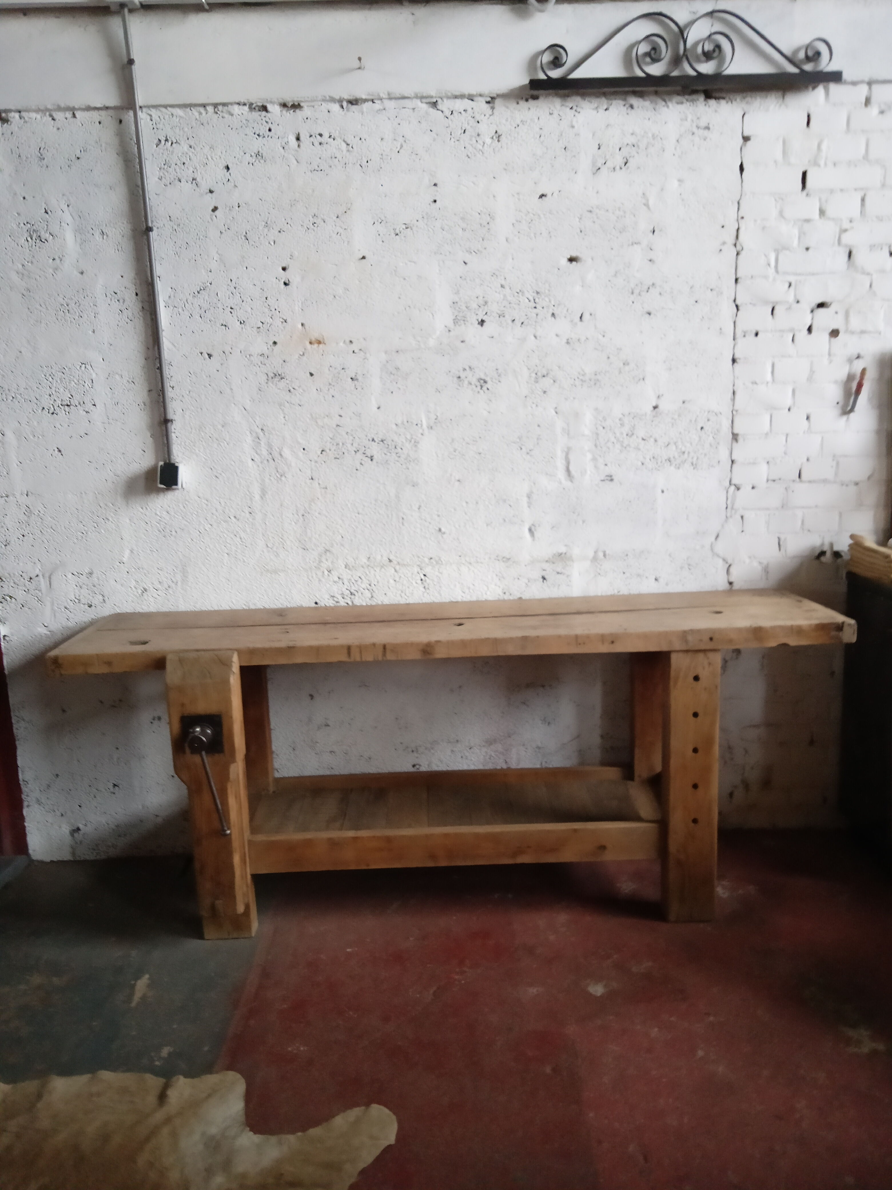 Waxed oak cabinetmaker's workbench