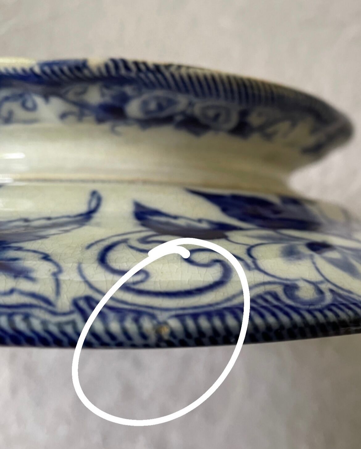 Plate with peedouche Creil & Montereau model Flora liseron