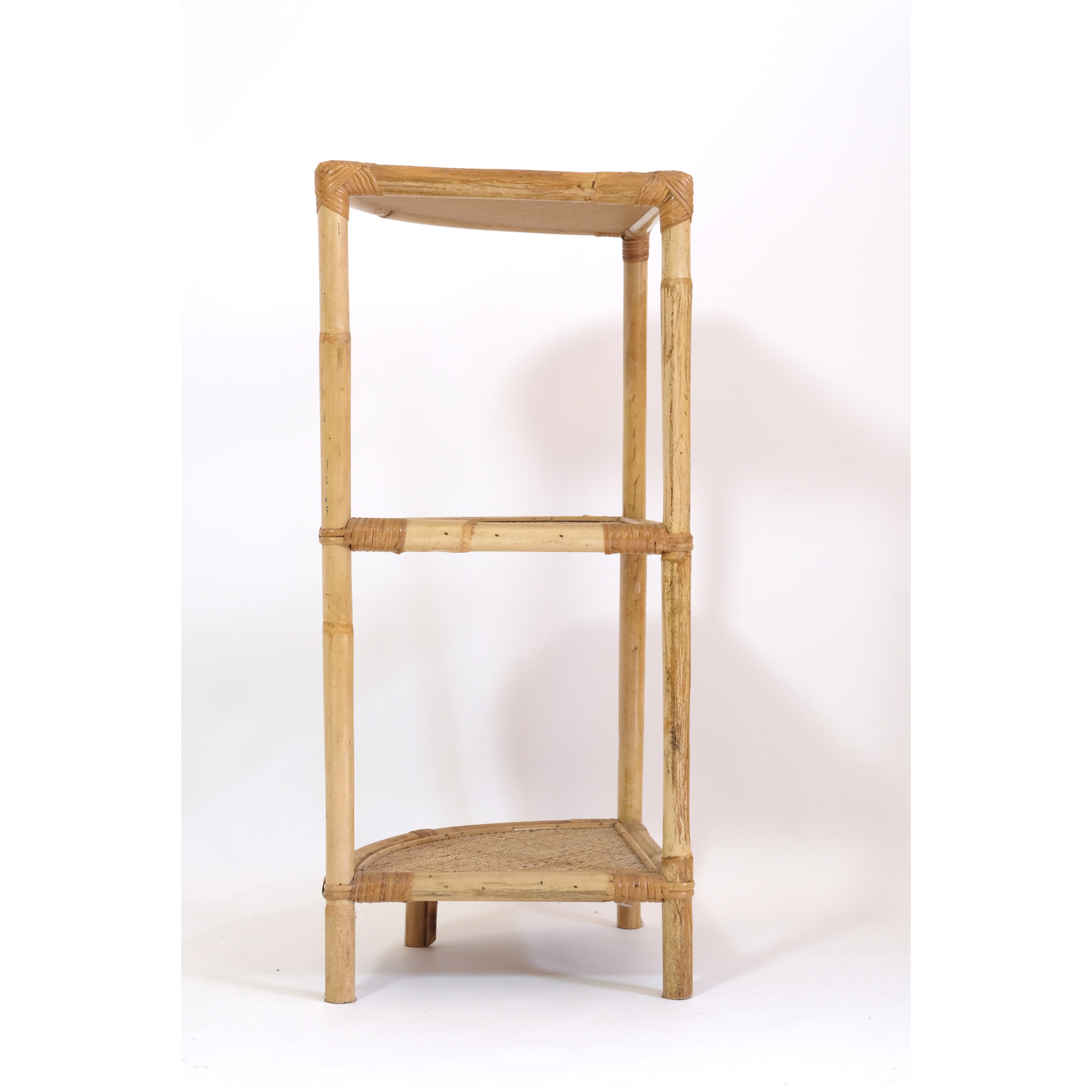 Rattan corner spreader from the 60/70