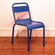 Chaise métallique industrielle bleue pour enfant